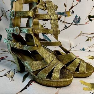 Used gold glitter samba sandal, hand-made in Rio de Janeiro